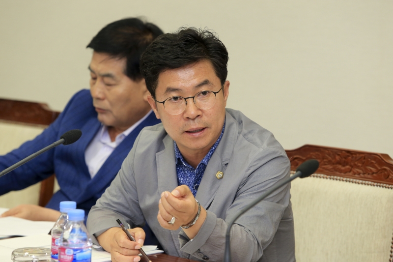 20180904-026[AP7U0055-제225회 정례회 기획행정위원회 조례안 심사활동.JPG