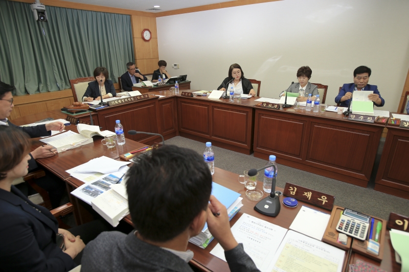 20180905-054[AP7U0257-제225회 정례회 기획행정위원회 소관 행정사무감사 활동.JPG