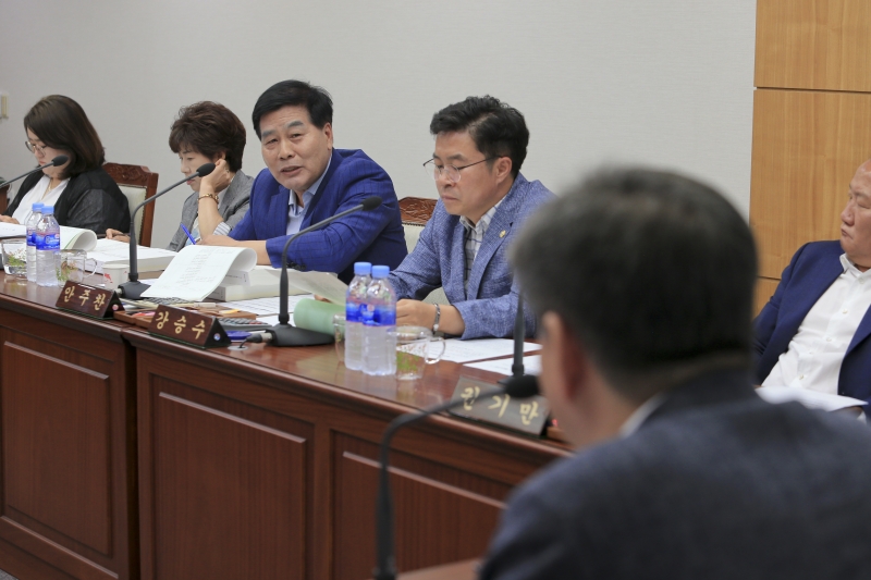 20180905-048[AP7U0244-제225회 정례회 기획행정위원회 소관 행정사무감사 활동.JPG