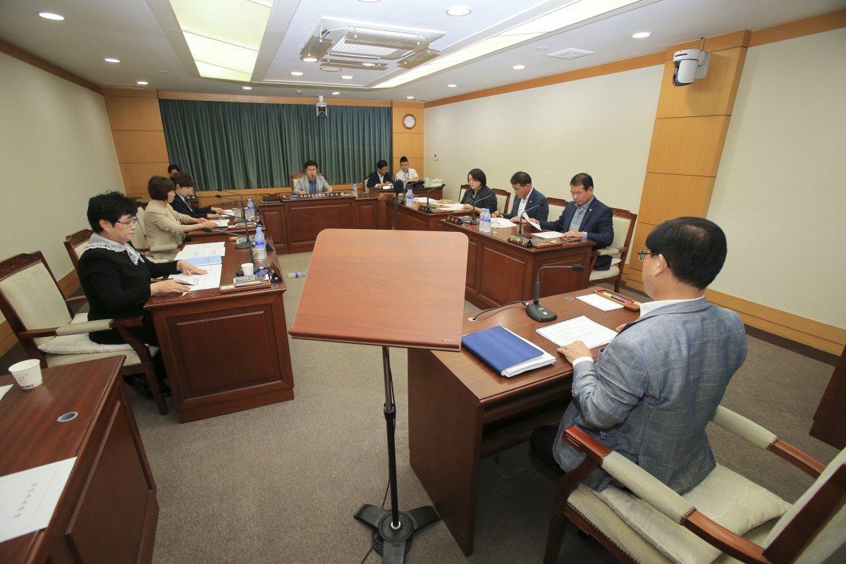 20180913-004[AP7U0667-제225회 정례회 의회운영위원회 소관 2017 회계연도 세입세출결산승인안 및 2018년도 제2회 추경예산안 예비심사 활동.JPG