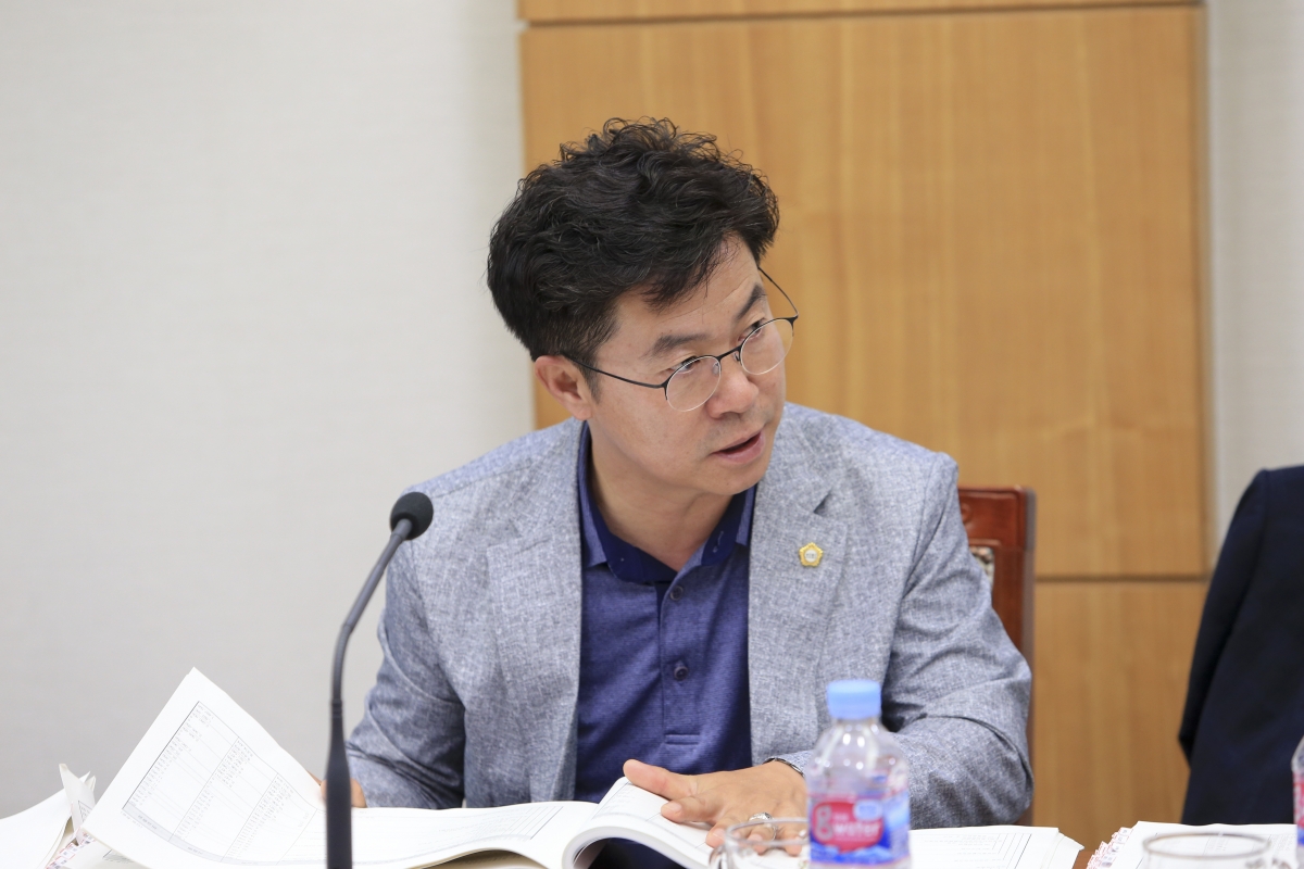 20180917-013[AP7U1271-제225회 정례회 기획행정위원회 소관 2018년도 추가경정예산안 예비심사.JPG