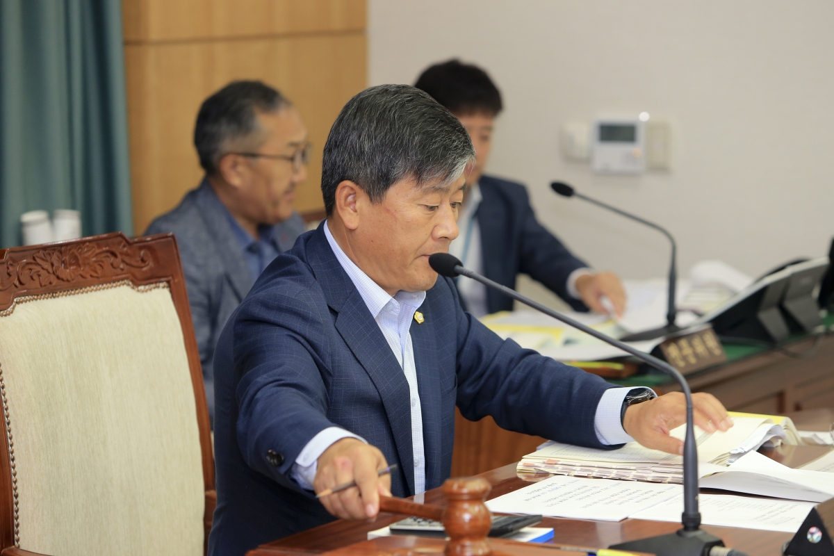 20180917-020[AP7U1173-제225회 정례회 산업건설위원회 소관 2018년도 추가경정예산안 예비심사.JPG