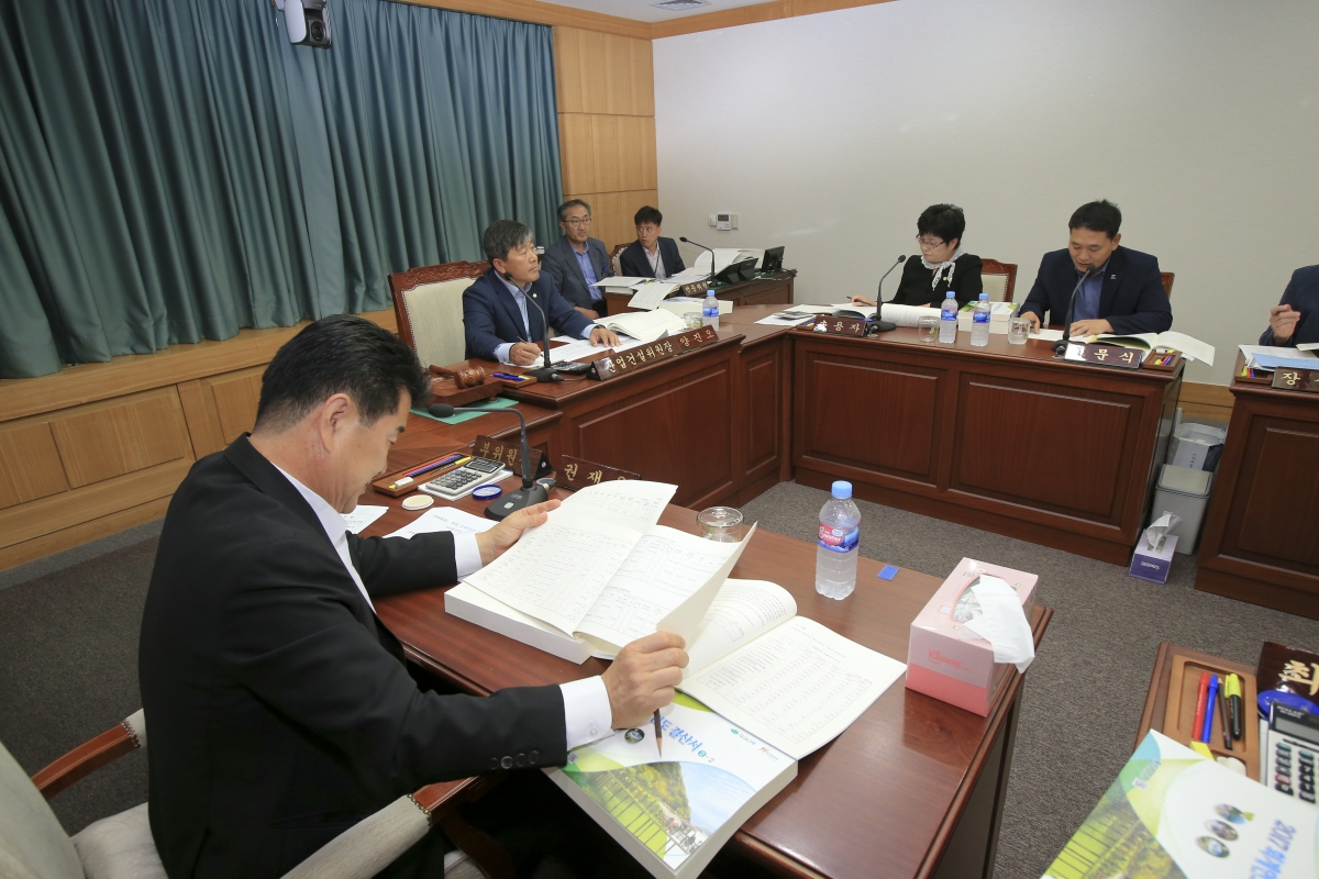 20180913-024[AP7U0711-제225회 정례회 산업건설위원회 소관 2017 회계연도 세입세출결산승인안 예비심사 활동.JPG