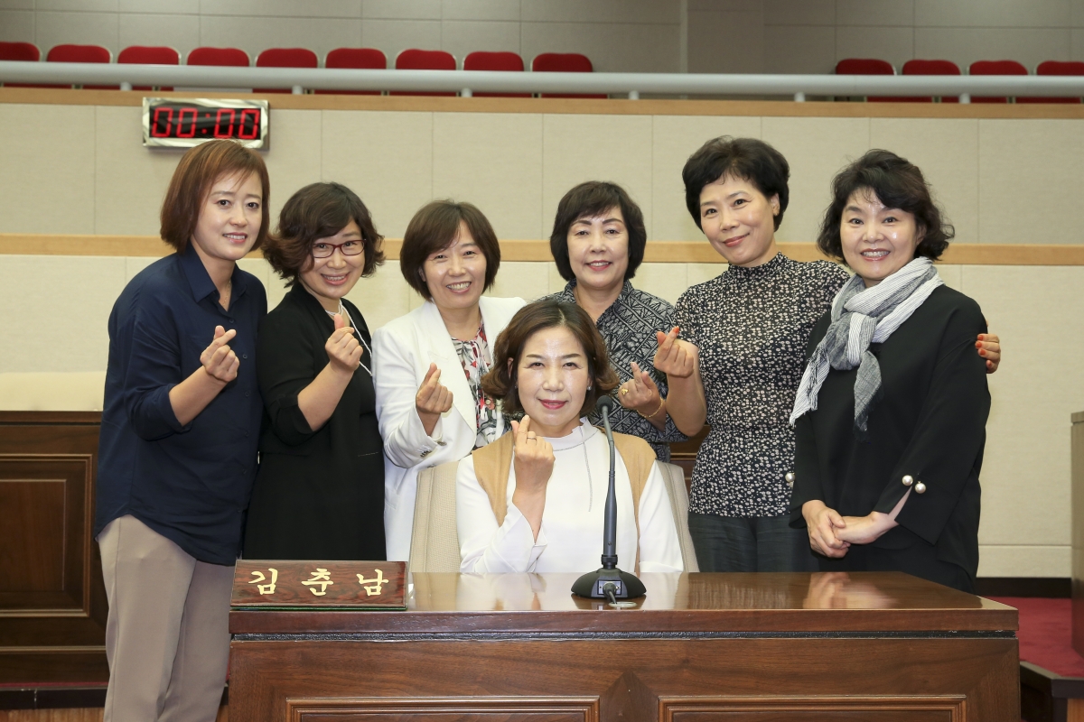 20180920-056[AP7U1791-관내 시민 일행 의회방문.JPG