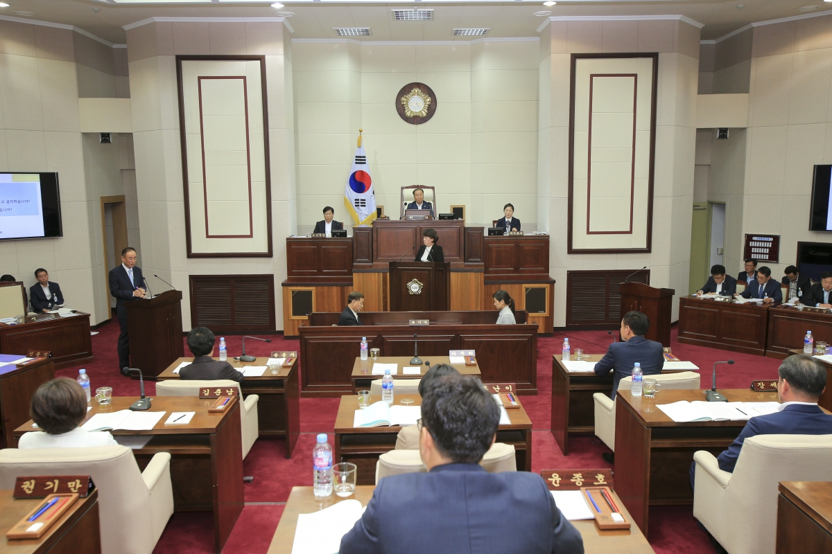 20180928-040[AP7U2002-제225회 정례회 제2차 본회의시 이지연 의원 시정질문.JPG