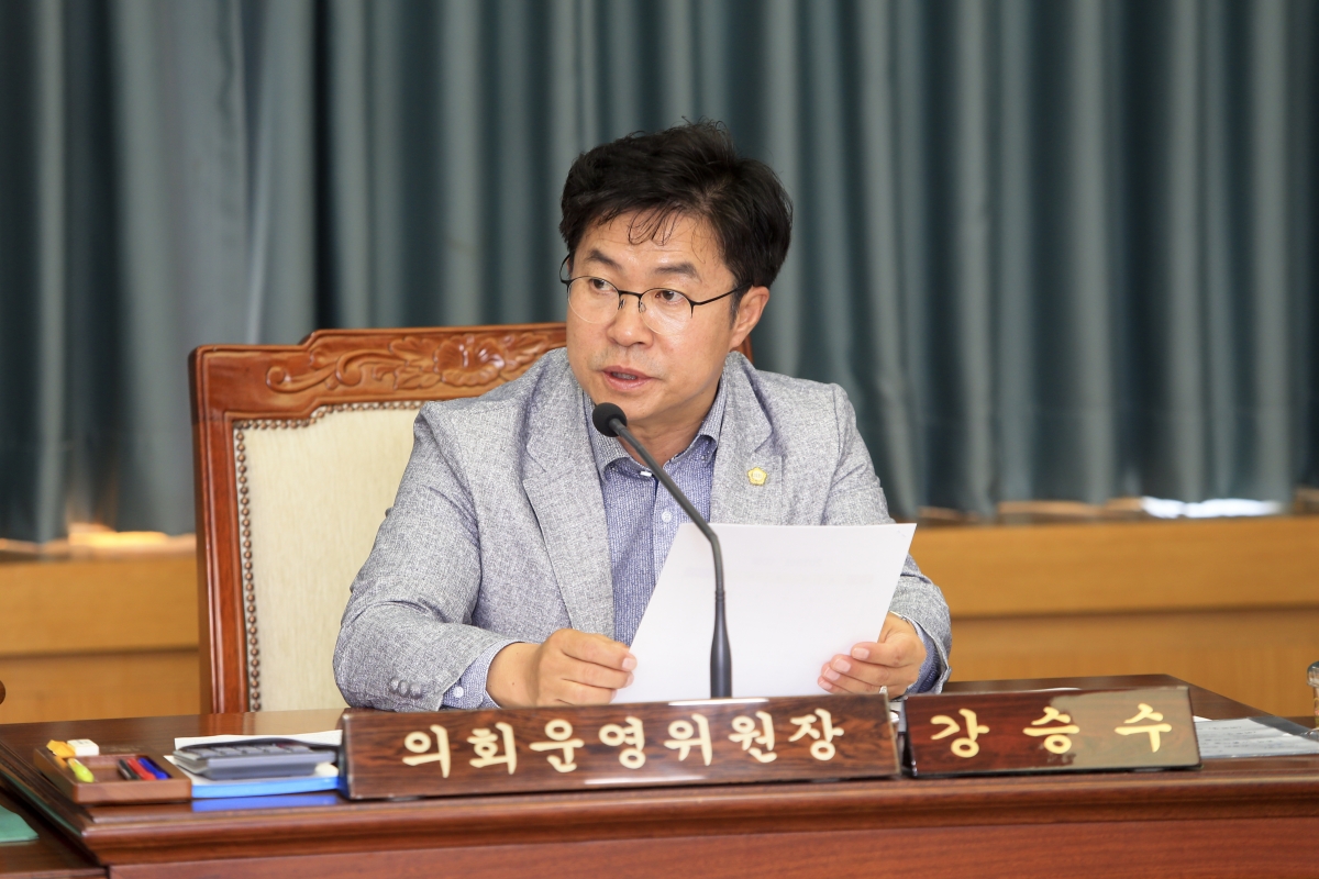 20181015-012[AP7U3145-폐회중 의회운영위원회 활동.JPG