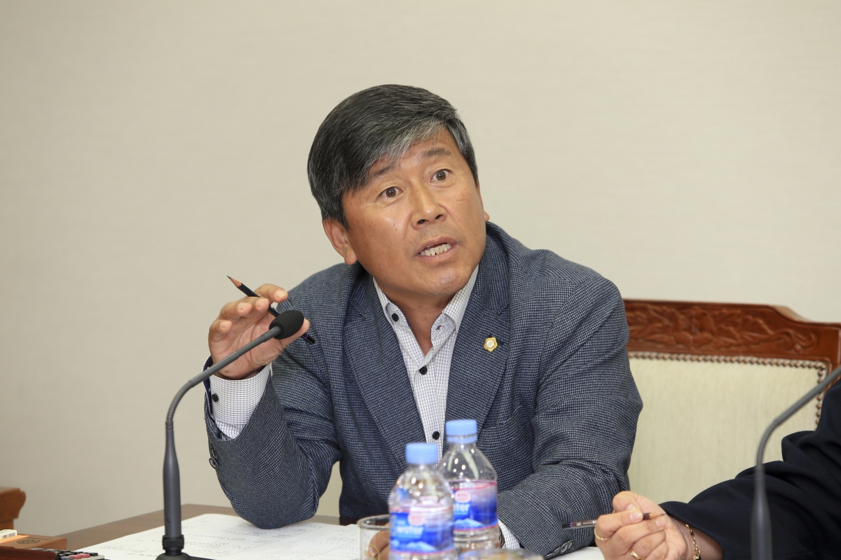 20181015-020[AP7U3164-폐회중 의회운영위원회 활동.JPG