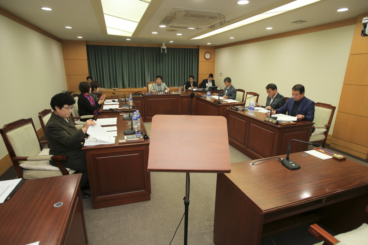 20181015-014[AP7U3152-폐회중 의회운영위원회 활동.JPG