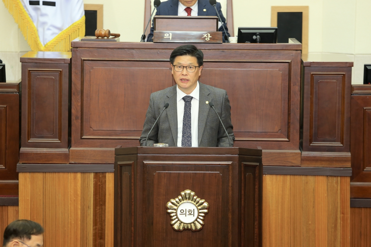 20181022-004[AP7U3922-제226회 임시회 제1차 본회의시 김낙관 의원 5분 자유발언.JPG