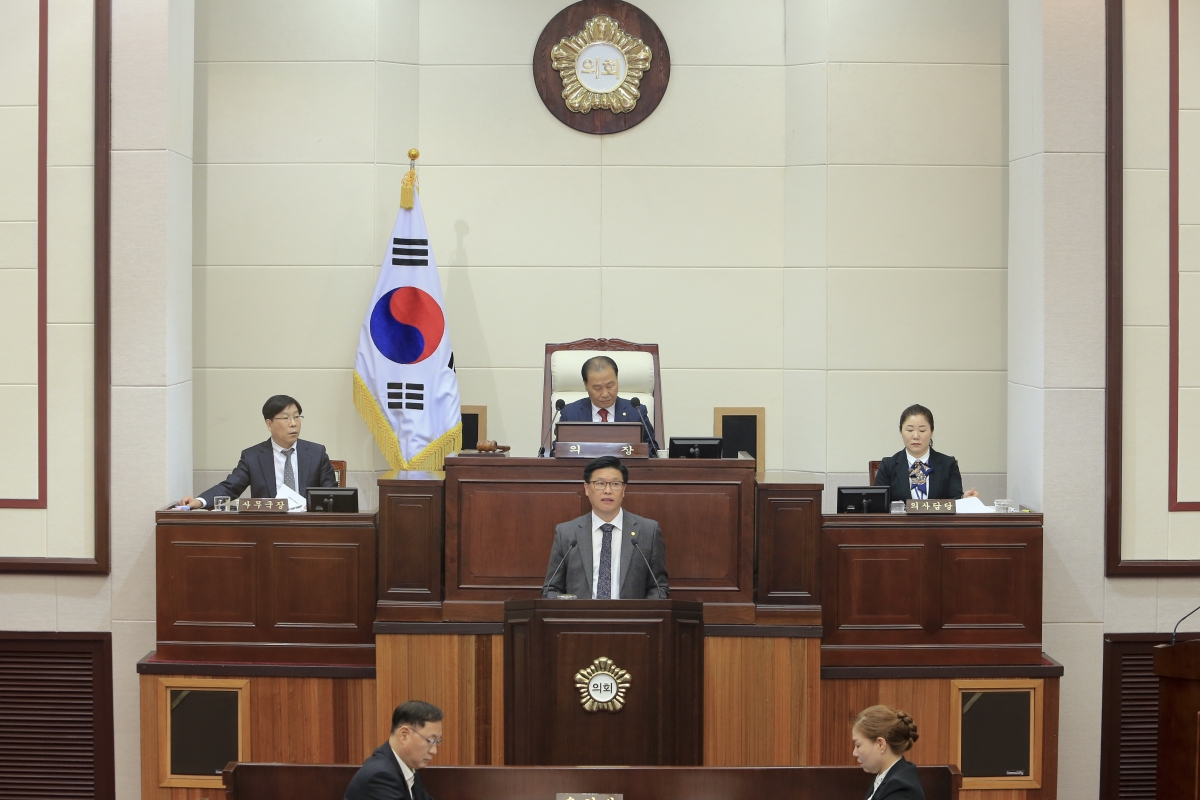 20181022-007[AP7U3928-제226회 임시회 제1차 본회의시 김낙관 의원 5분 자유발언.JPG