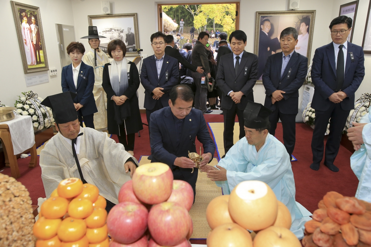 20181026-040[AP7U4477-박정희대통령 제39주기 추도식.JPG