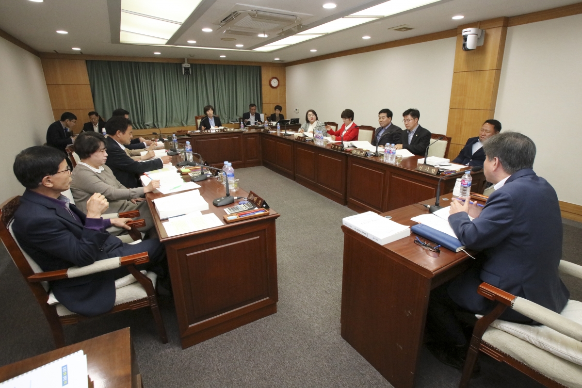 20181023-018[IMG_1687-제226회 임시회 기획행정위원회 소관 2019년도 주요업무계획안 청취.JPG