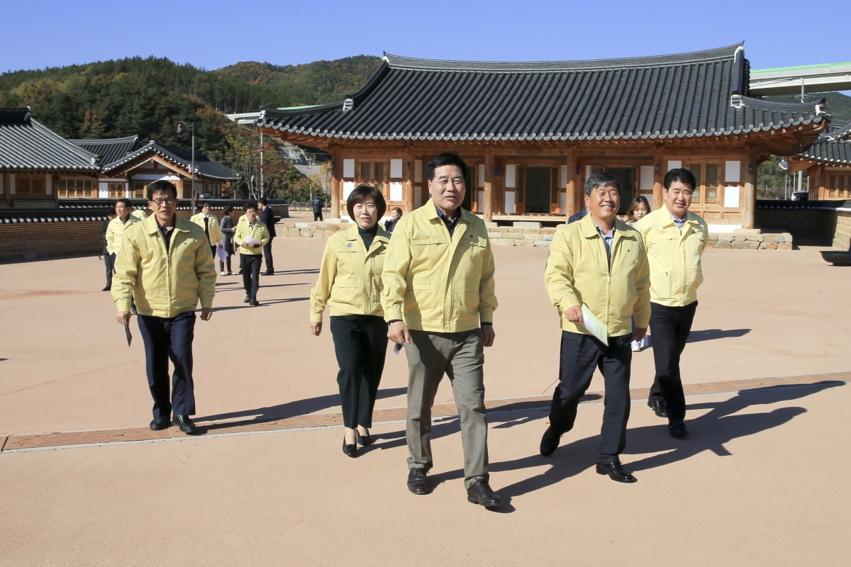 20181030-029[AP7U5105-제226회 임시회시 전체의원 신라불교초전지 현장방문.JPG