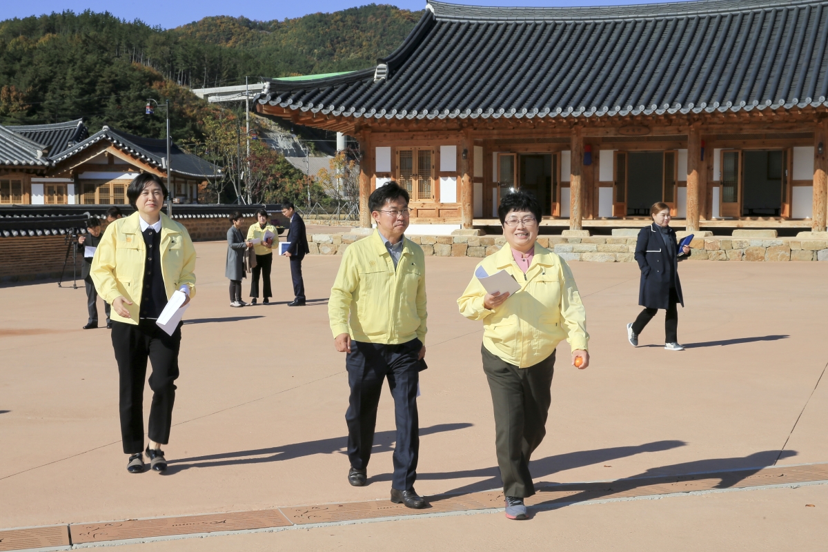 20181030-030[AP7U5107-제226회 임시회시 전체의원 신라불교초전지 현장방문.JPG