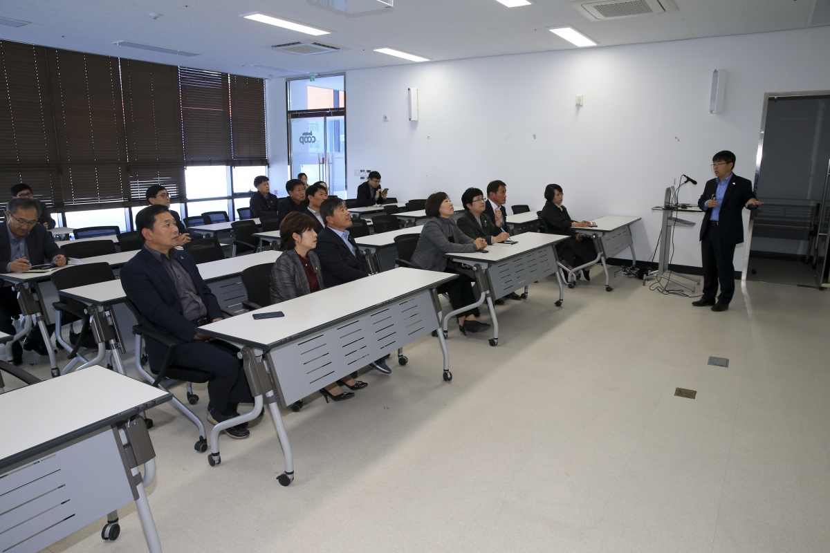 20181101-015[AP7U5567-구미시의회 의원 전북 완주군 로컬푸드 직매장 및 식당 시설 비교견학.JPG