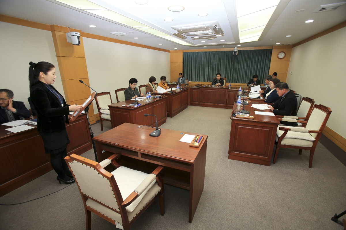 20181112-003[AP7U6499-폐회중 의회운영위원회 활동.JPG