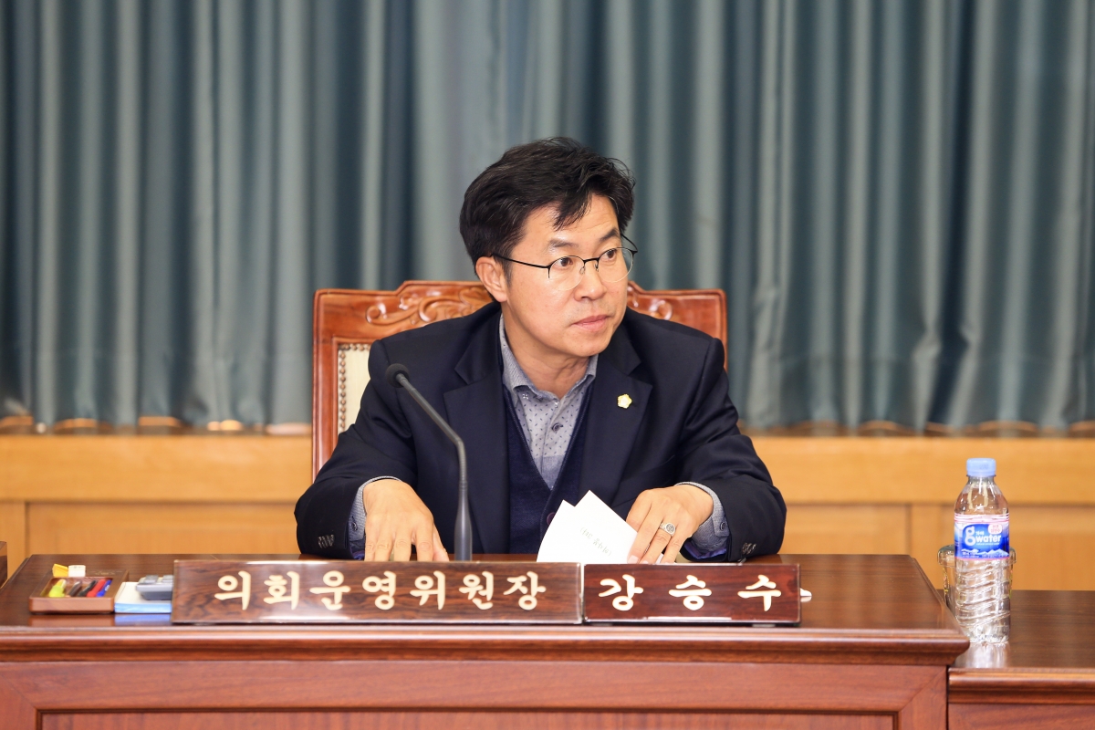 20181112-001[AP7U6494-폐회중 의회운영위원회 활동.JPG