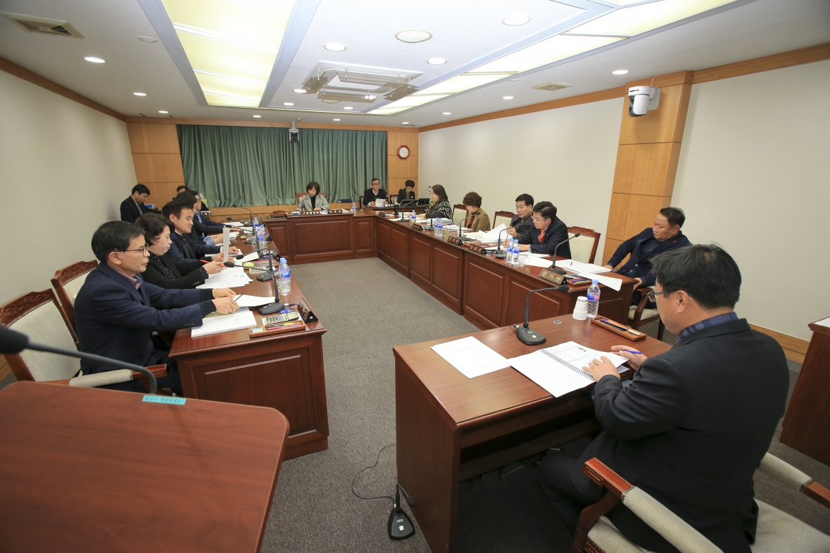 20181128-007[AP7U8448-제227회 제2차 정례회 기획행정위원회 조례안 심사활동.jpg