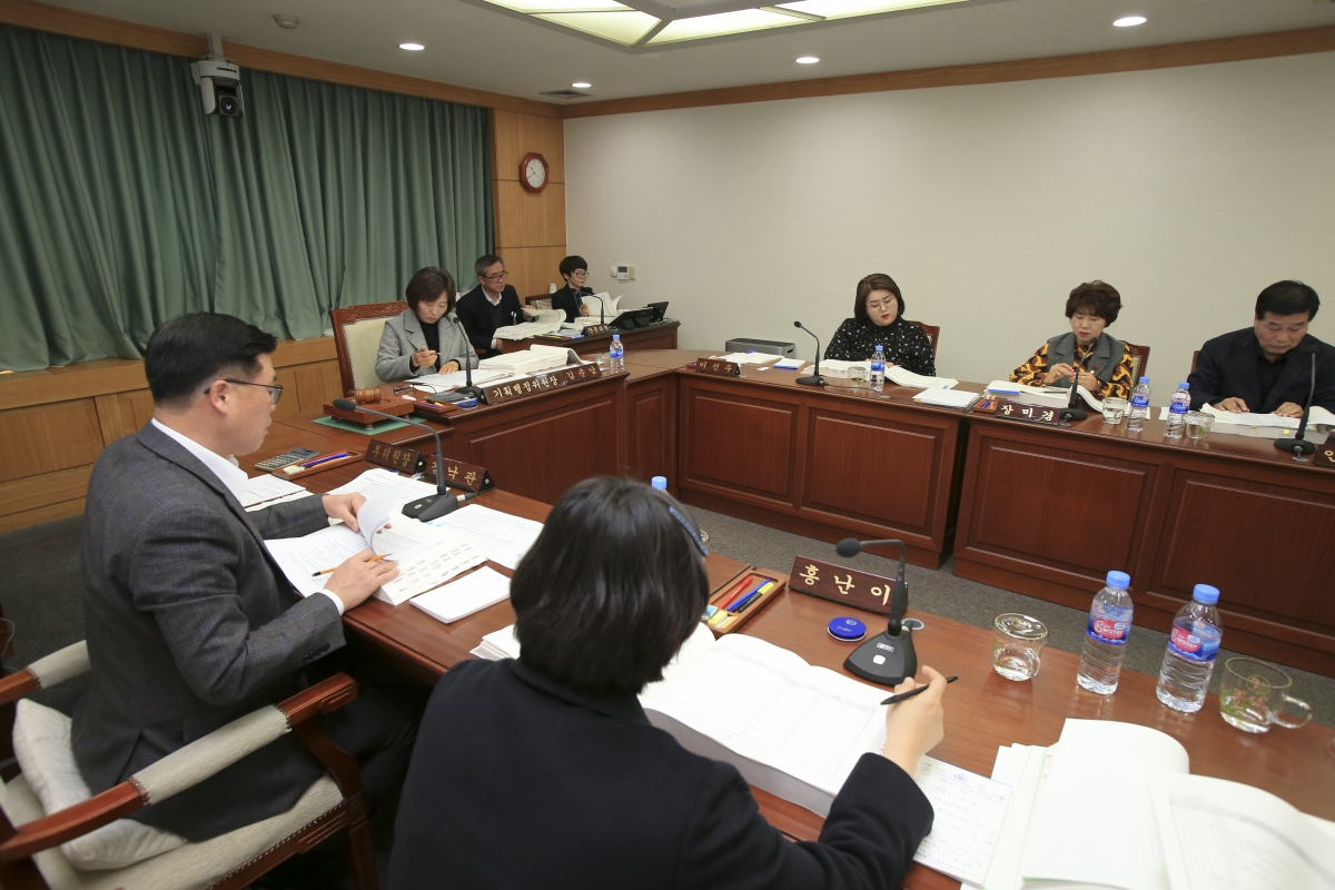20181129-009[AP7U8689-제227회 제2차 정례회 기획행정위원회 2019년도 예산안 및 기금운용계획안 예비심사.jpg