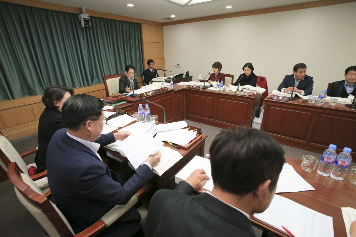 20181205-009[AP7U9120-제227회 제2차 정례회 예산결산특별위원회 2019년도 예산안 및 기금운용계획안 심사활동.jpg