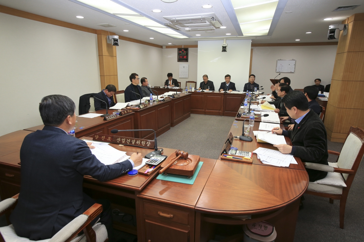 20181212-021[AP7U9519-제227회 제2차 정례회 산업건설위원회 소관 제3회 추가경정예산안 예비심사 활동.jpg