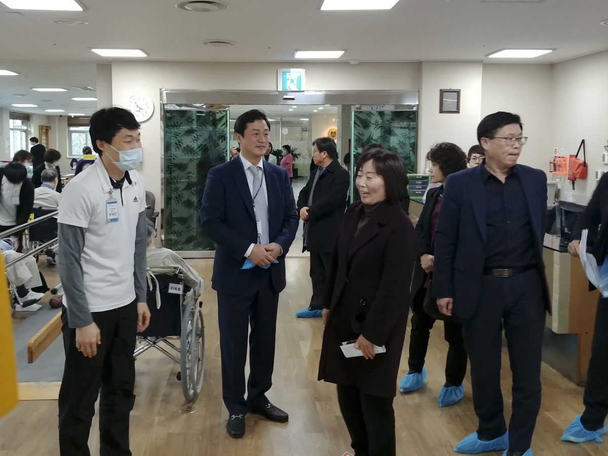 20190110-007[KakaoTalk_094319092-폐회중 기획행정위원회 구미시립 노인요양병원 방문.jpg