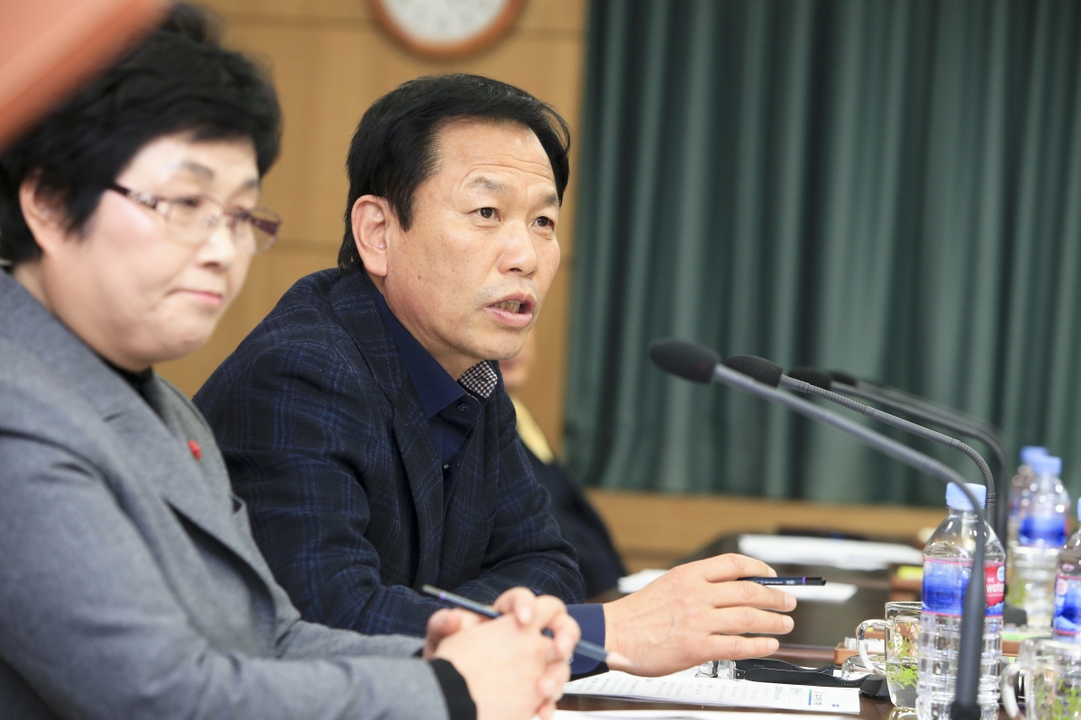 20190117-013[AP7U1064-폐회중 산업건설위원회 SK하이닉스 구미유치건 현안보고.jpg