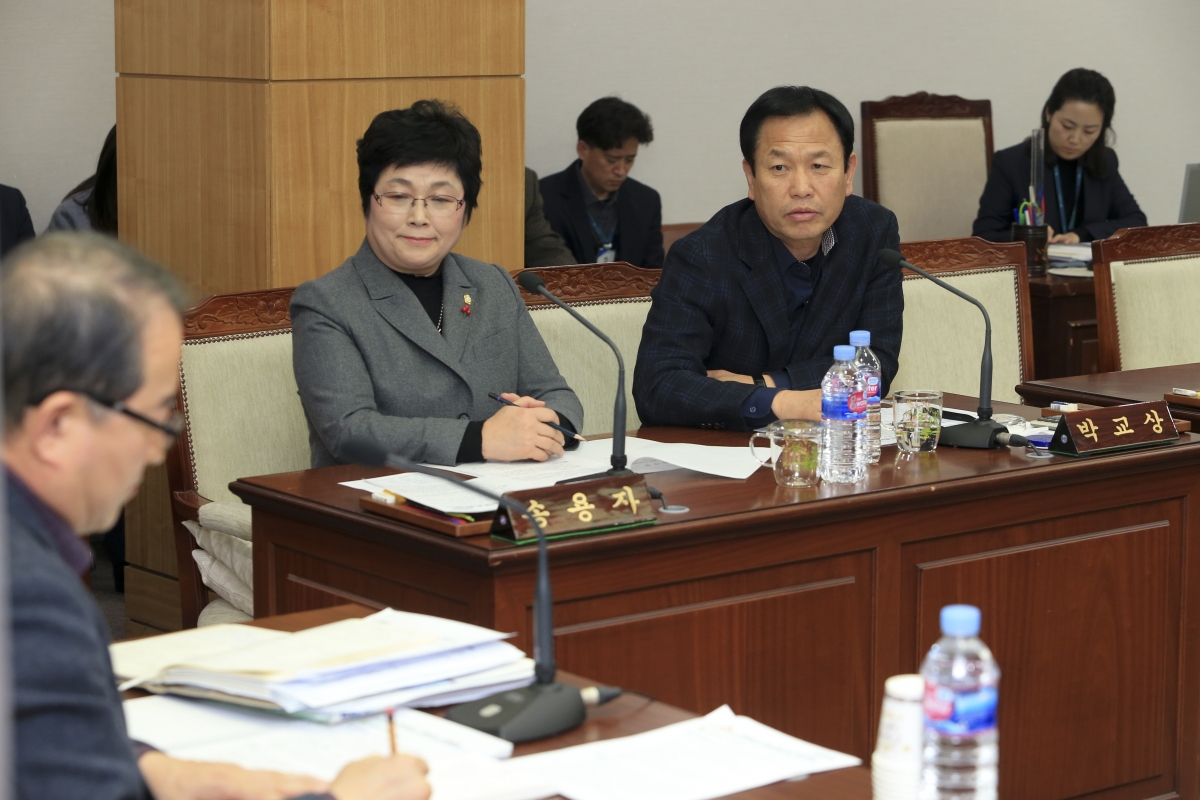 20190117-012[AP7U1059-폐회중 산업건설위원회 SK하이닉스 구미유치건 현안보고.jpg