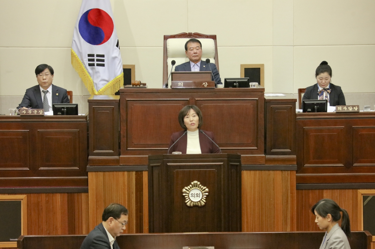 20190131-007[IMG_3102-제228회 임시회 제3차 본회의시 김춘남 기획행정위원장 5분 자유발언.jpg