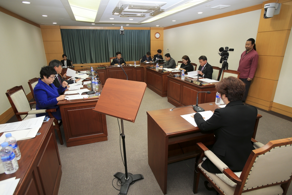 20190307-057[AP7U3364-제229회 임시회 의회운영위원회 조례안 심사활동.jpg