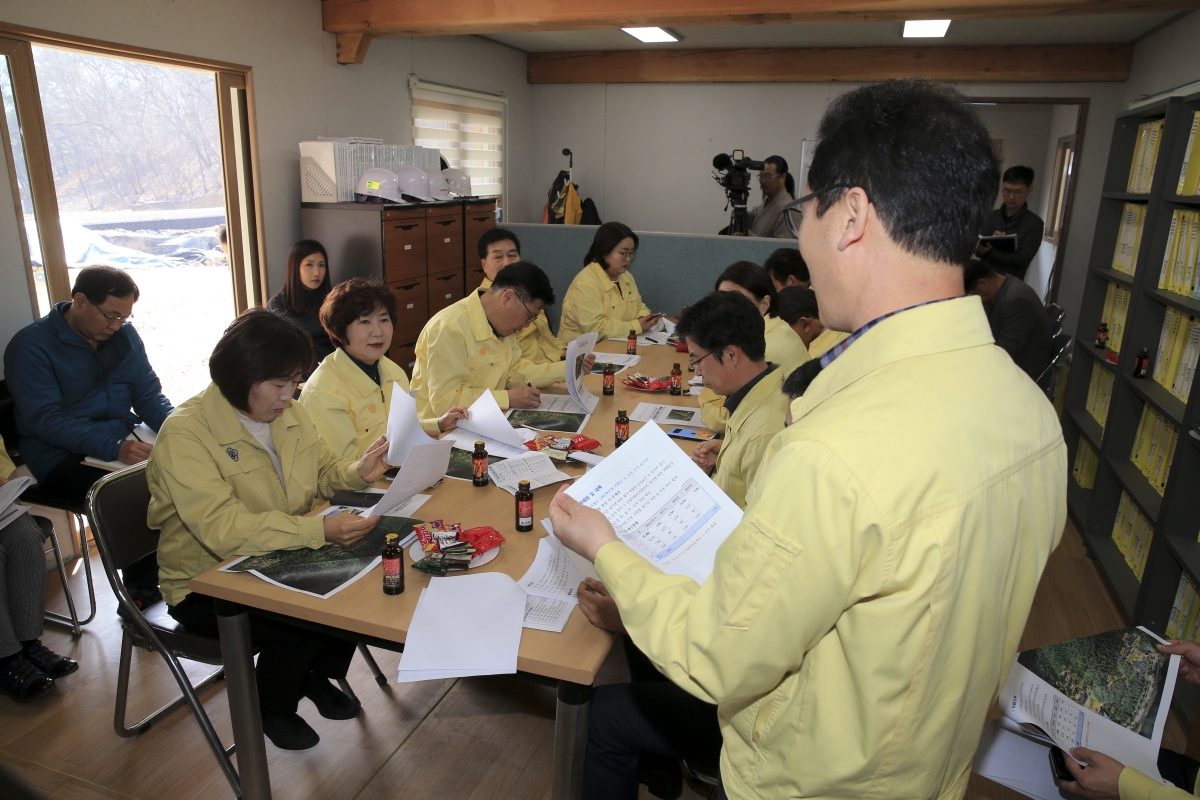 20190312-013[AP7U3573-제229회 임시회 기획행정위원회 금오산 역사문화디지털관 공사현장 방문.jpg