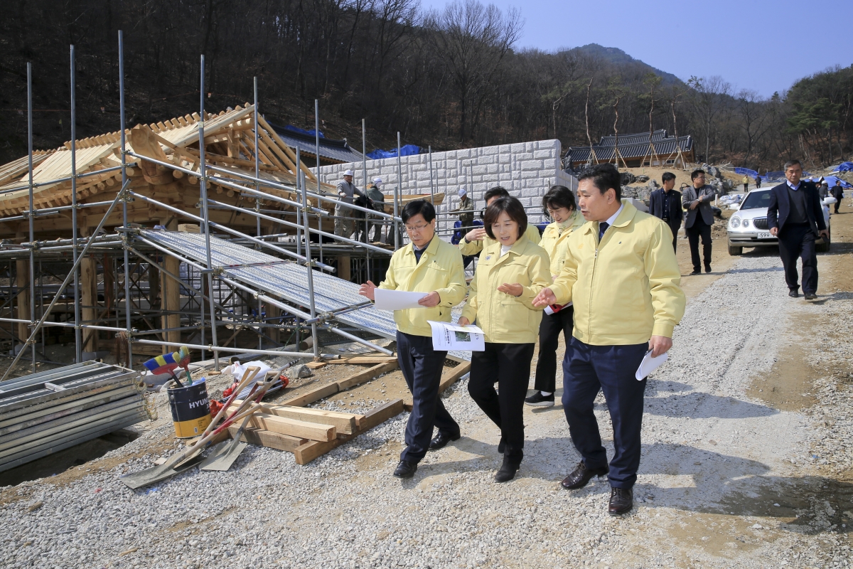 20190312-038[AP7U3620-제229회 임시회 기획행정위원회 금오산 역사문화디지털관 공사현장 방문.jpg