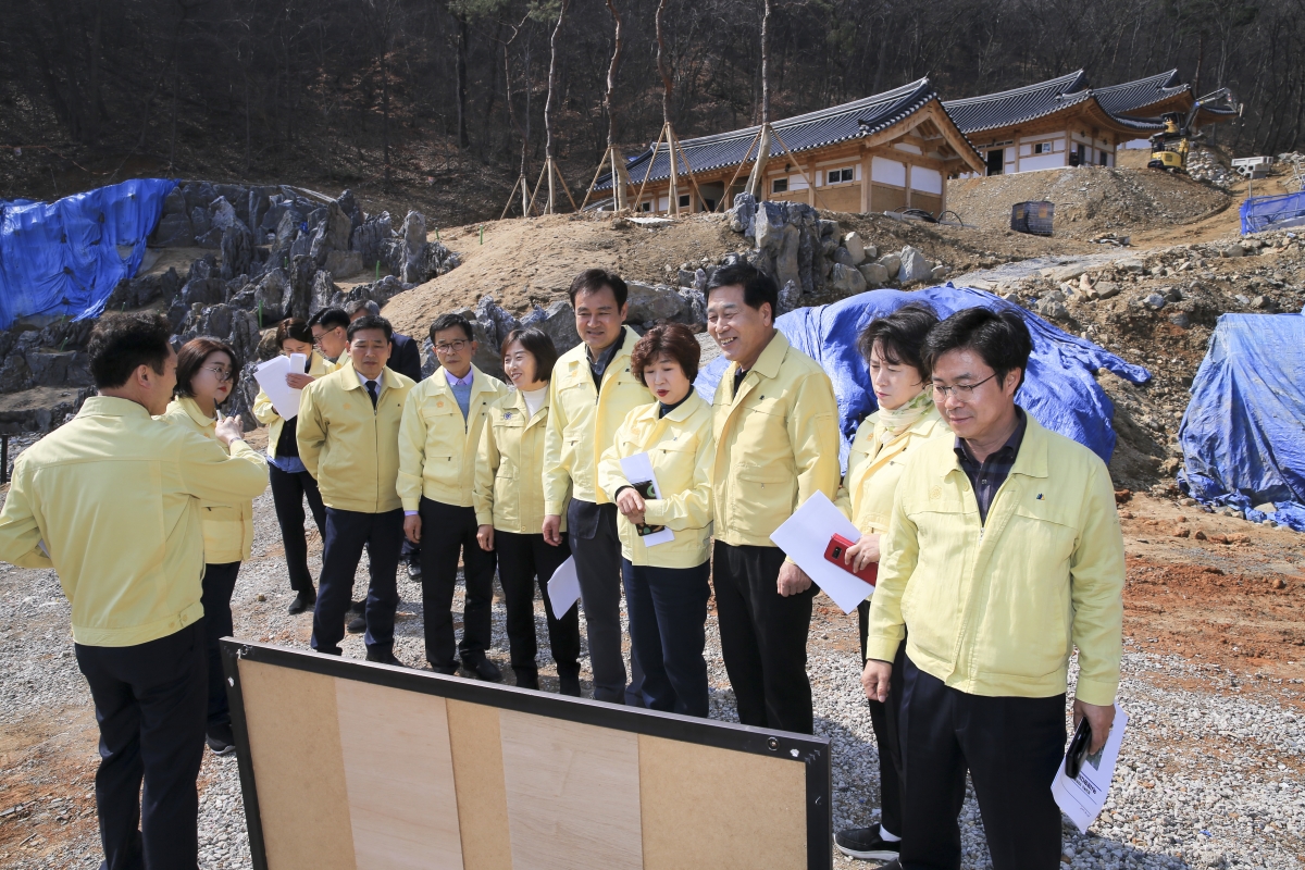20190312-026[AP7U3600-제229회 임시회 기획행정위원회 금오산 역사문화디지털관 공사현장 방문.jpg