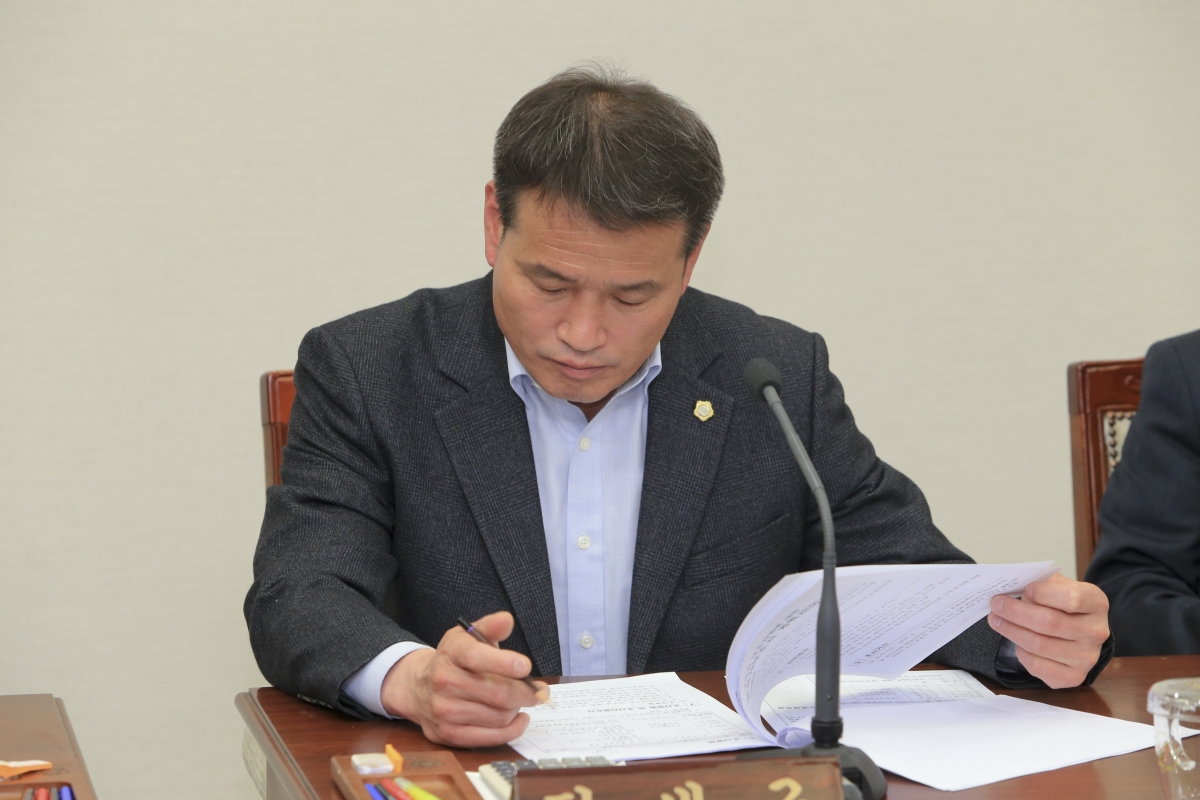 20190415-009[AP7U5648-폐회중 행정사무조사특별위원회 활동.jpg