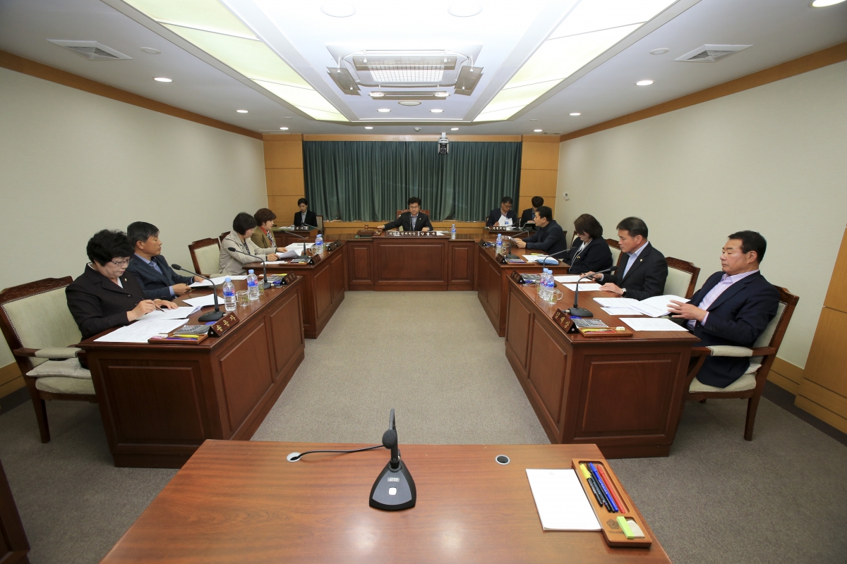 20190415-014[AP7U5700-폐회중 의회운영위원회 활동.jpg