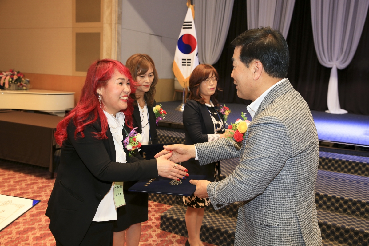 20190423-020[AP7U6246-2019 대한미용사회 구미시지부 정기총회.jpg