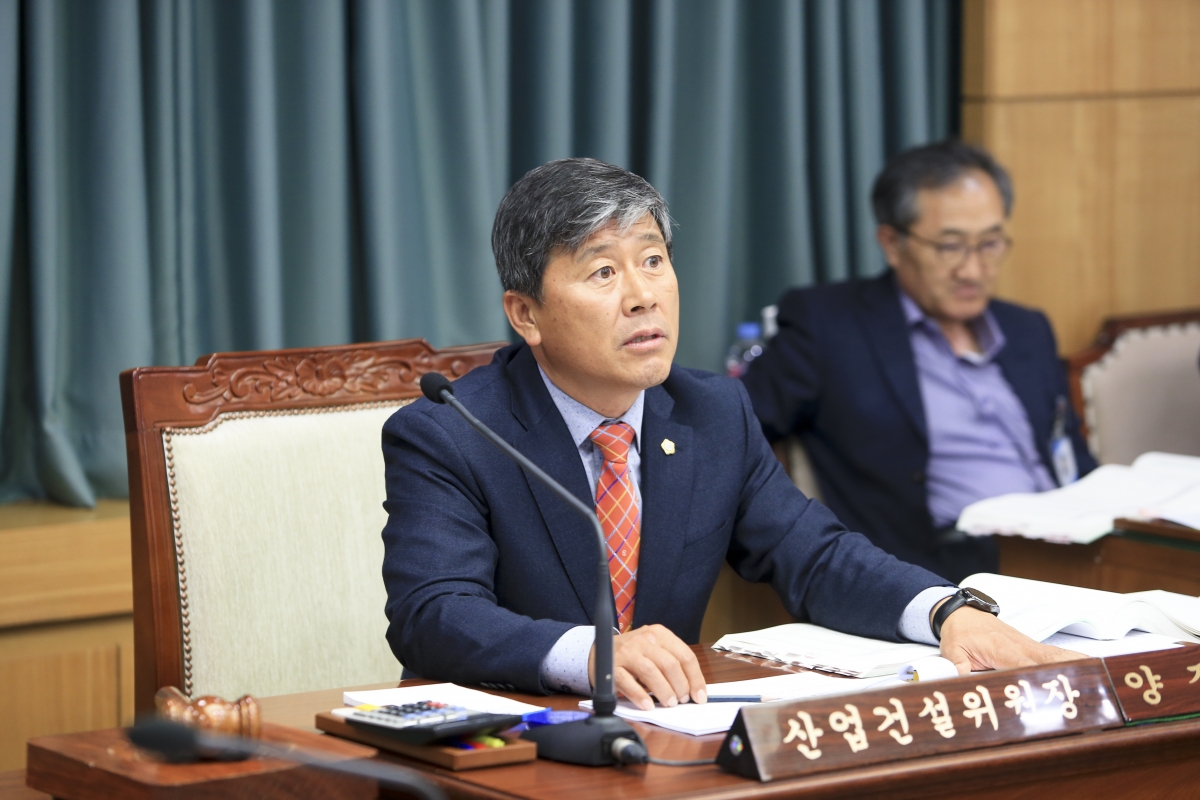 20190426-052[AP7U6629-제230회 임시회 산업건설위원회 소관 2019년도 제1회 추가경정예산안 예비심사.jpg