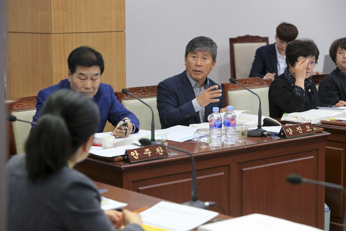 20190430-021[AP7U7044-제230회 임시회 예산결산특별위원회 2019년도 제1회 추가경정예산안 심사.jpg