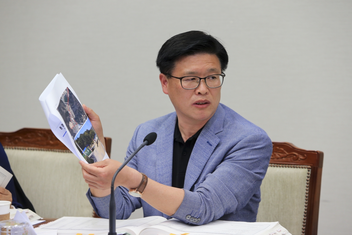 20190430-053[AP7U7194-제230회 임시회 예산결산특별위원회 2019년도 제1회 추가경정예산안 심사.jpg