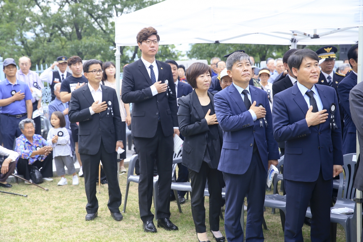 20190606-038[AP7U9015-제64회 현충일 추념식.jpg