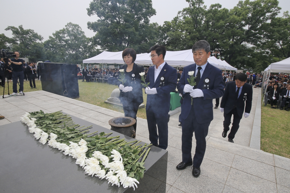 20190606-062[AP7U9047-제64회 현충일 추념식.jpg