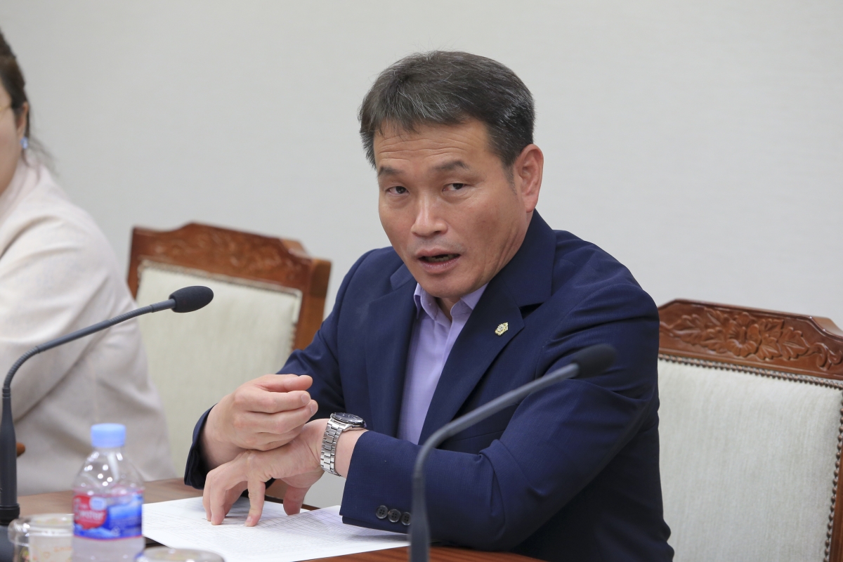20190604-022[AP7U8605-제231회 정례회시 의회운영위원회 소관 행정사무감사 활동.jpg
