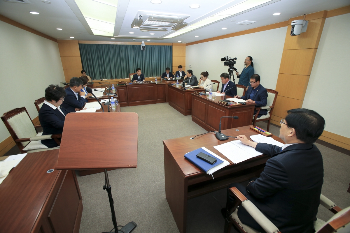 20190604-007[AP7U8559-제231회 정례회시 의회운영위원회 소관 행정사무감사 활동.jpg