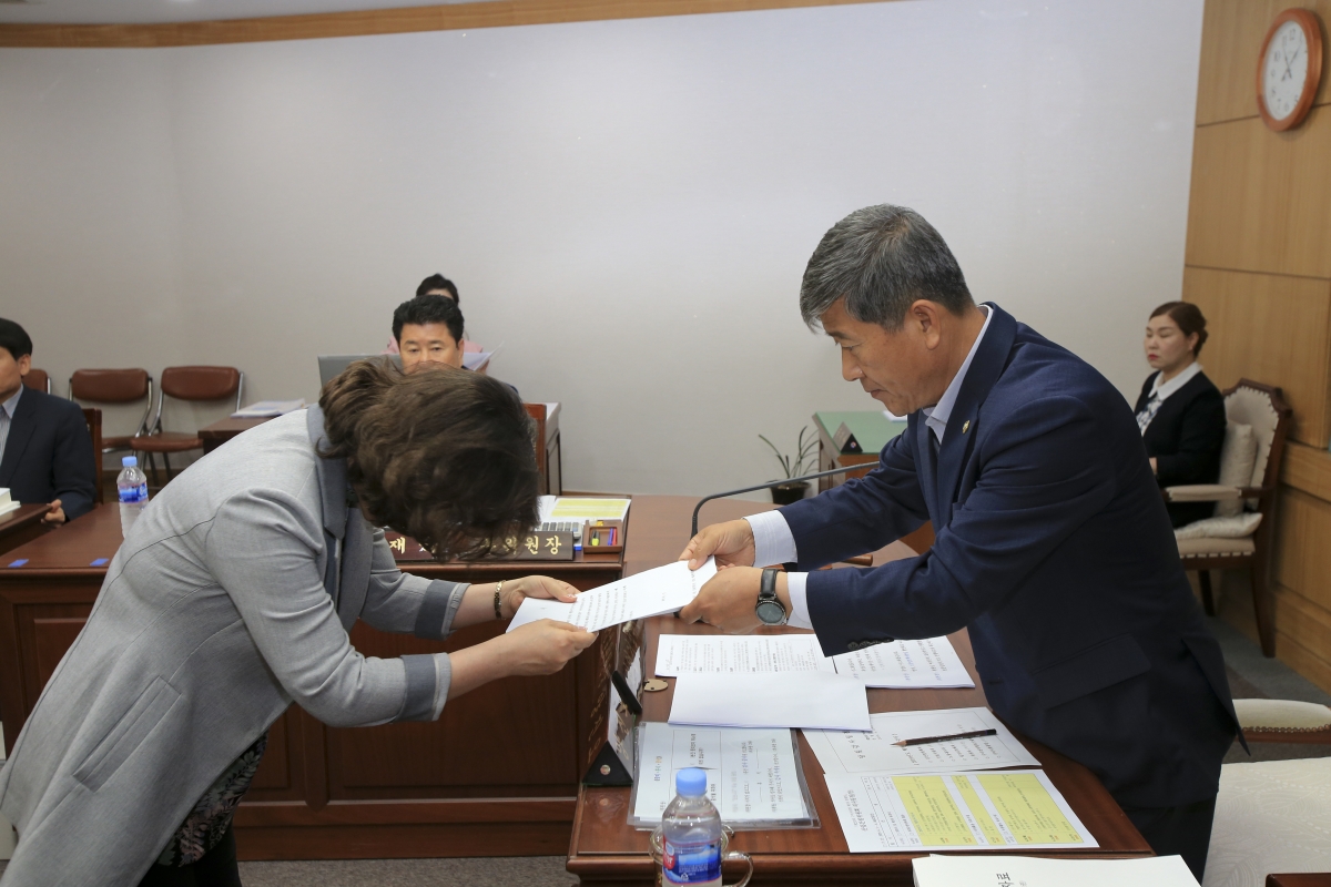 20190604-066[AP7U8622-제231회 정례회시 산업건설위원회 소관 행정사무감사 활동.jpg