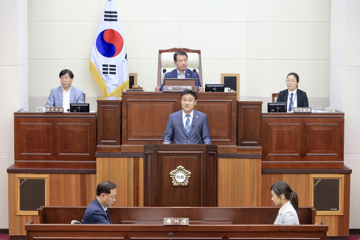 20190624-006[AP7U9431-제231회 정례회 제2차 본회의시 김재우 의원 5분 자유발언.jpg