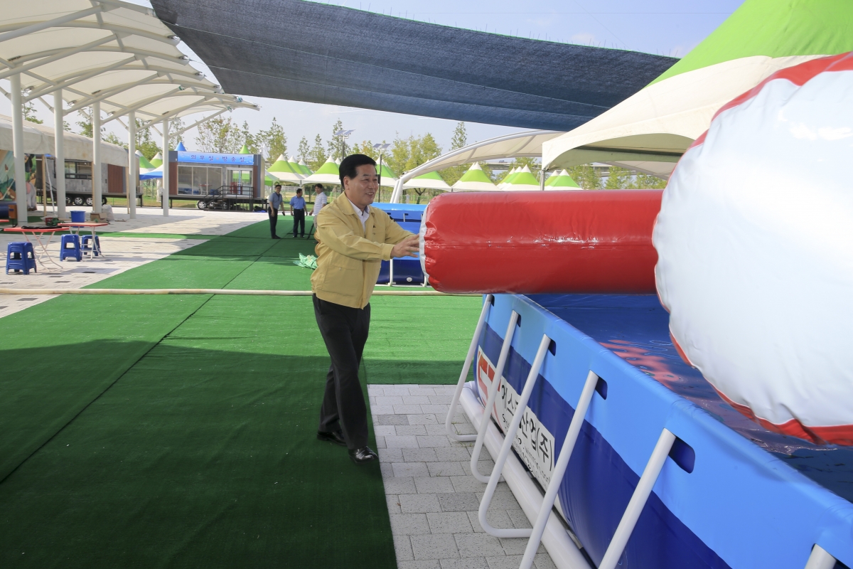 20190628-045[AP7U9707-폐회중 산업건설위원회 낙동강 야외 물놀이장 현장방문.jpg