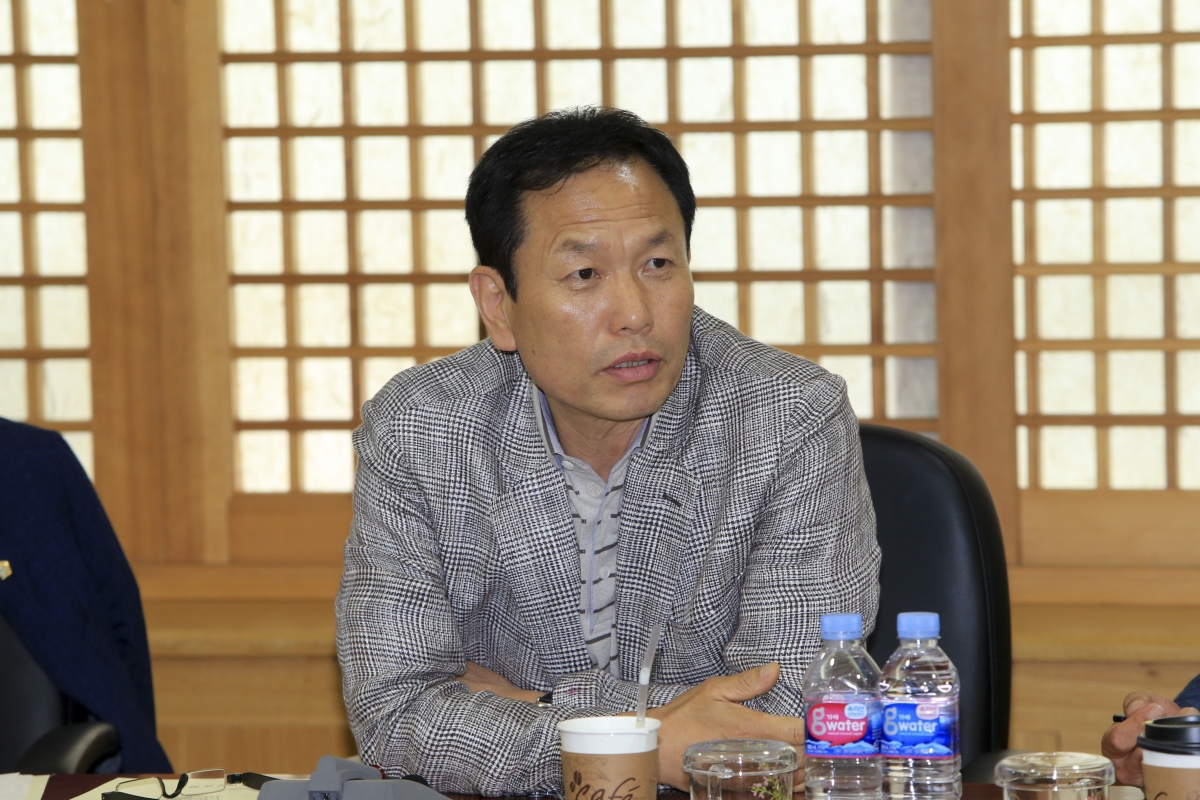 20190711-036[AP7U0535-구미시의회 의원연수후 전체의원 간담회.jpg