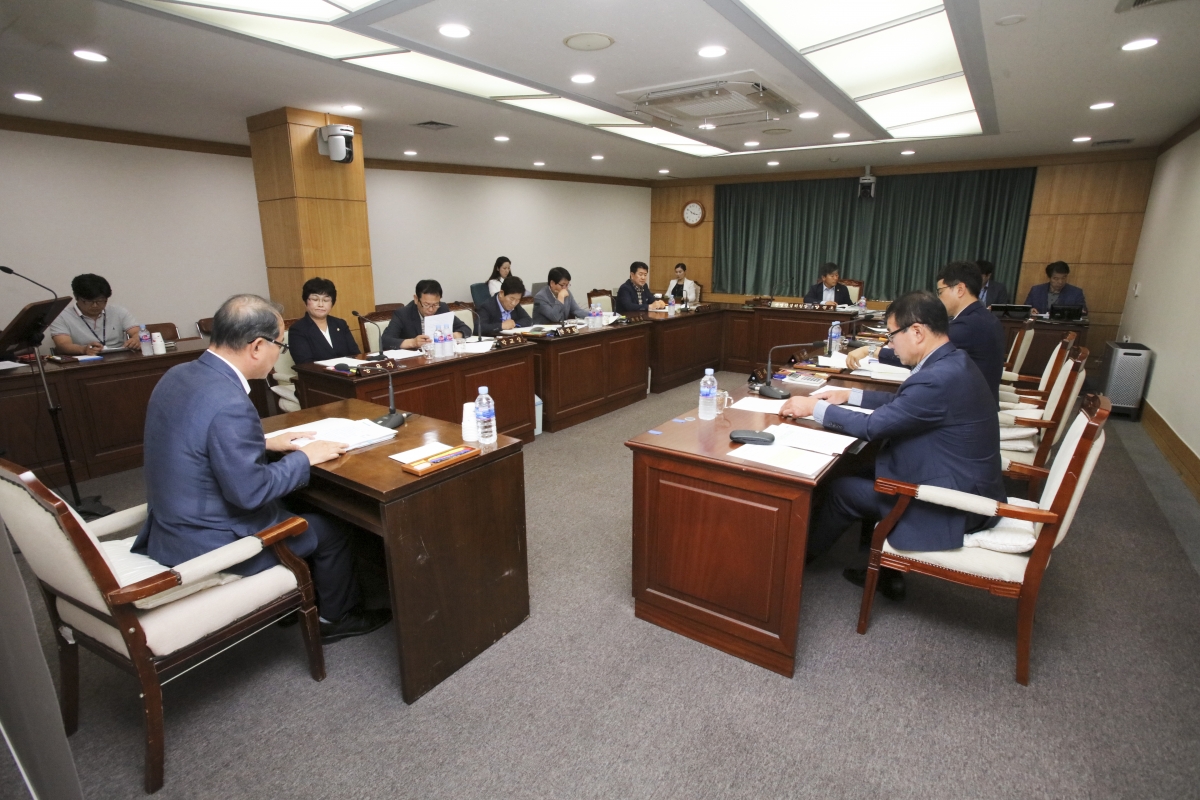 20190712-002[IMG_4439-제232회 임시회 산업건설위원회 조례안 심사활동.jpg