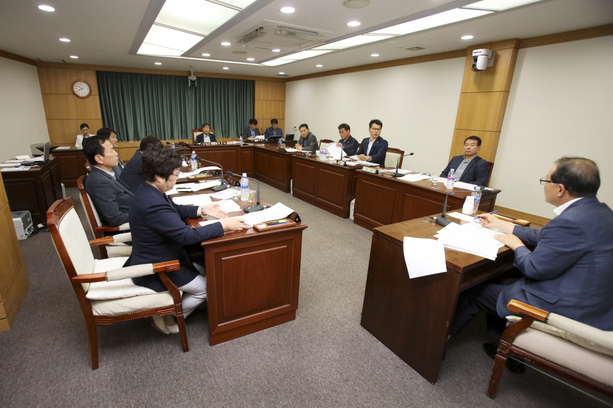 20190712-004[IMG_4464-제232회 임시회 산업건설위원회 조례안 심사활동.jpg