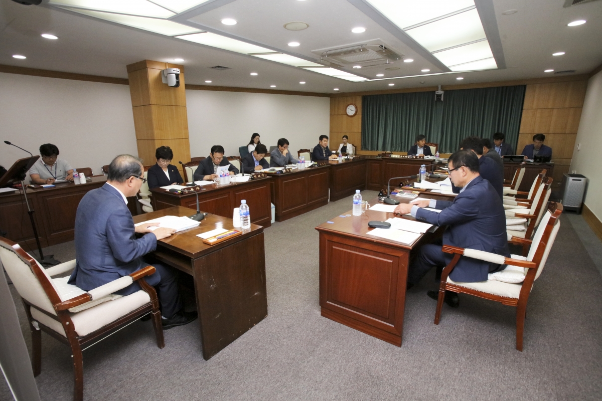 20190712-001[IMG_4438-제232회 임시회 산업건설위원회 조례안 심사활동.jpg